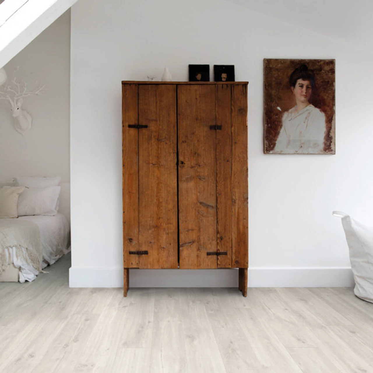 Quick Step Balance Click Plus Canyon Oak Light Classic Livyn Vinyl Flooring (2.105m2) 2 Quick Step Balance Click Plus Canyon Oak Light Classic Livyn Vinyl Flooring (2.105m2) - Image 2